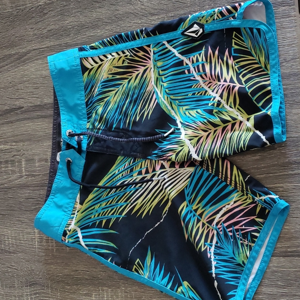Volcom big boy size 24 boardshorts